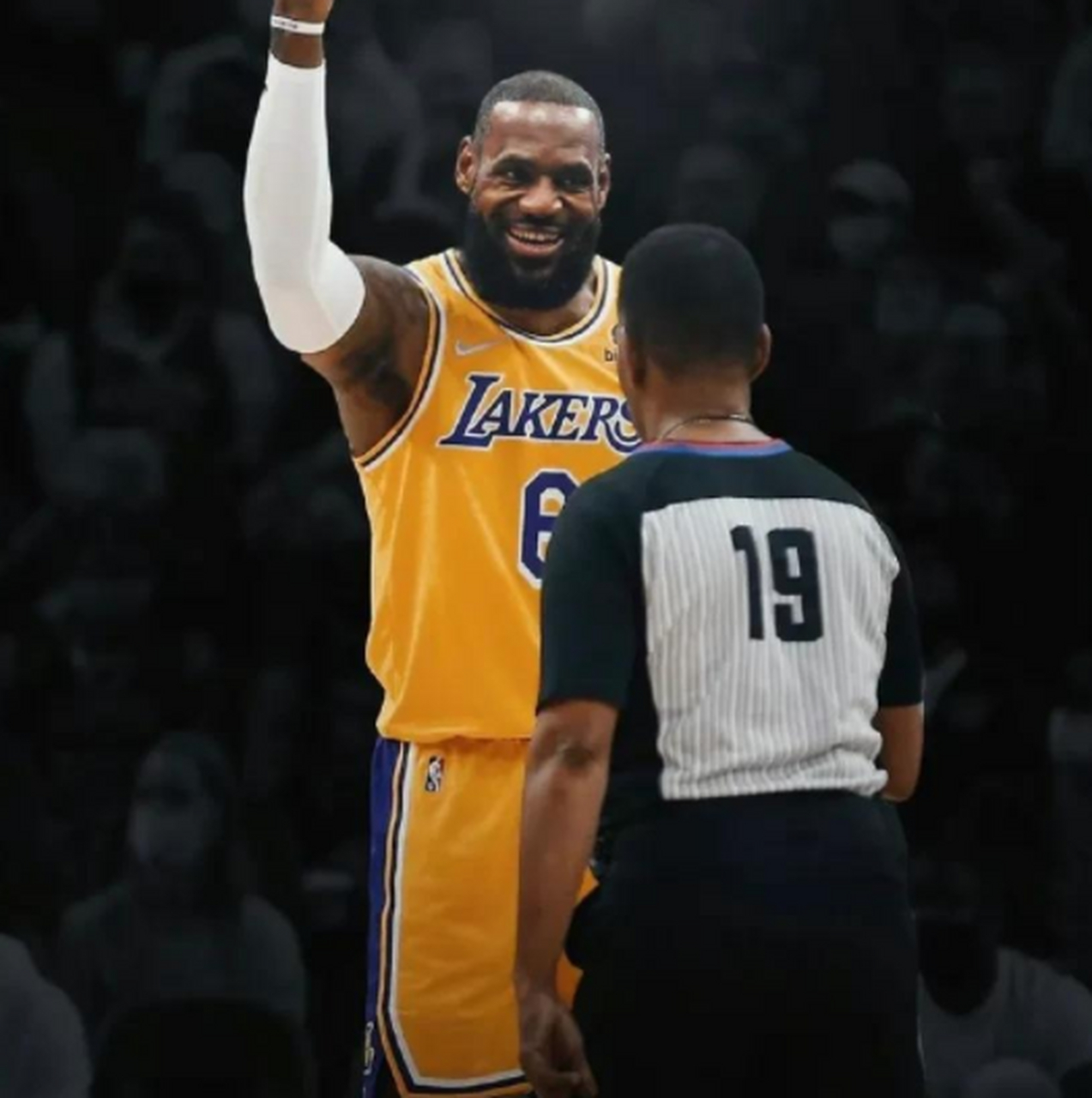 竞技宝体育入口 -赛地聚焦：NBA季后赛赛后热度飙升，上海申花远射贴柱，引发热议，团队化学反应显著的简单介绍