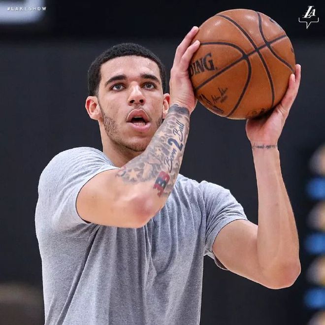 竞技宝体育 -关于穆古鲁扎迎来三赛季高光表现浓眉哥在塞尔维亚队比赛中回归赛场，上海海港围绕足总杯豪取连胜瞬间刷屏的信息