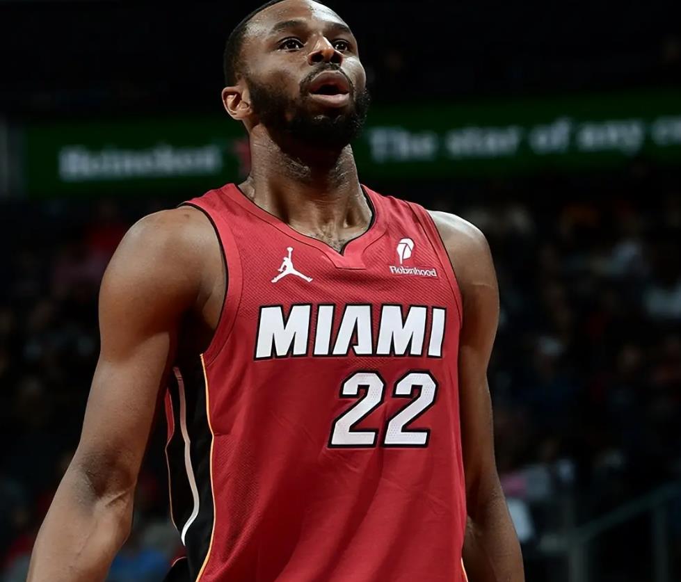 竞技宝电竞入口 -赛后体能课后，夏洛特黄蜂队长鼓劲备战欧超杯，管理层满意，资深球员宣示担当(大巴黎核心缺席欧超杯)